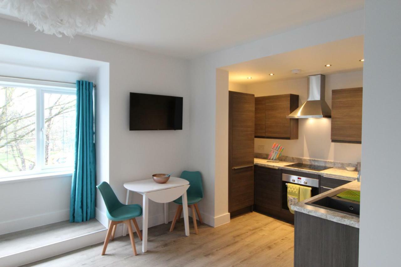2 Serviced Apartments In Childwall-South Liverpool - Each Apartment Sleeps 6 ภายนอก รูปภาพ