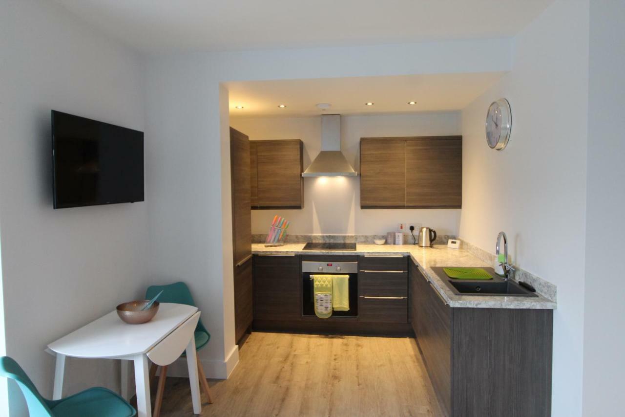 2 Serviced Apartments In Childwall-South Liverpool - Each Apartment Sleeps 6 ภายนอก รูปภาพ