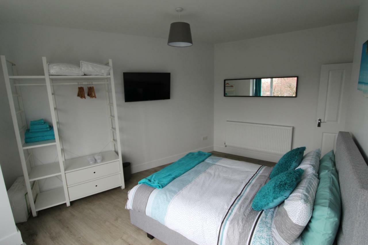 2 Serviced Apartments In Childwall-South Liverpool - Each Apartment Sleeps 6 ภายนอก รูปภาพ