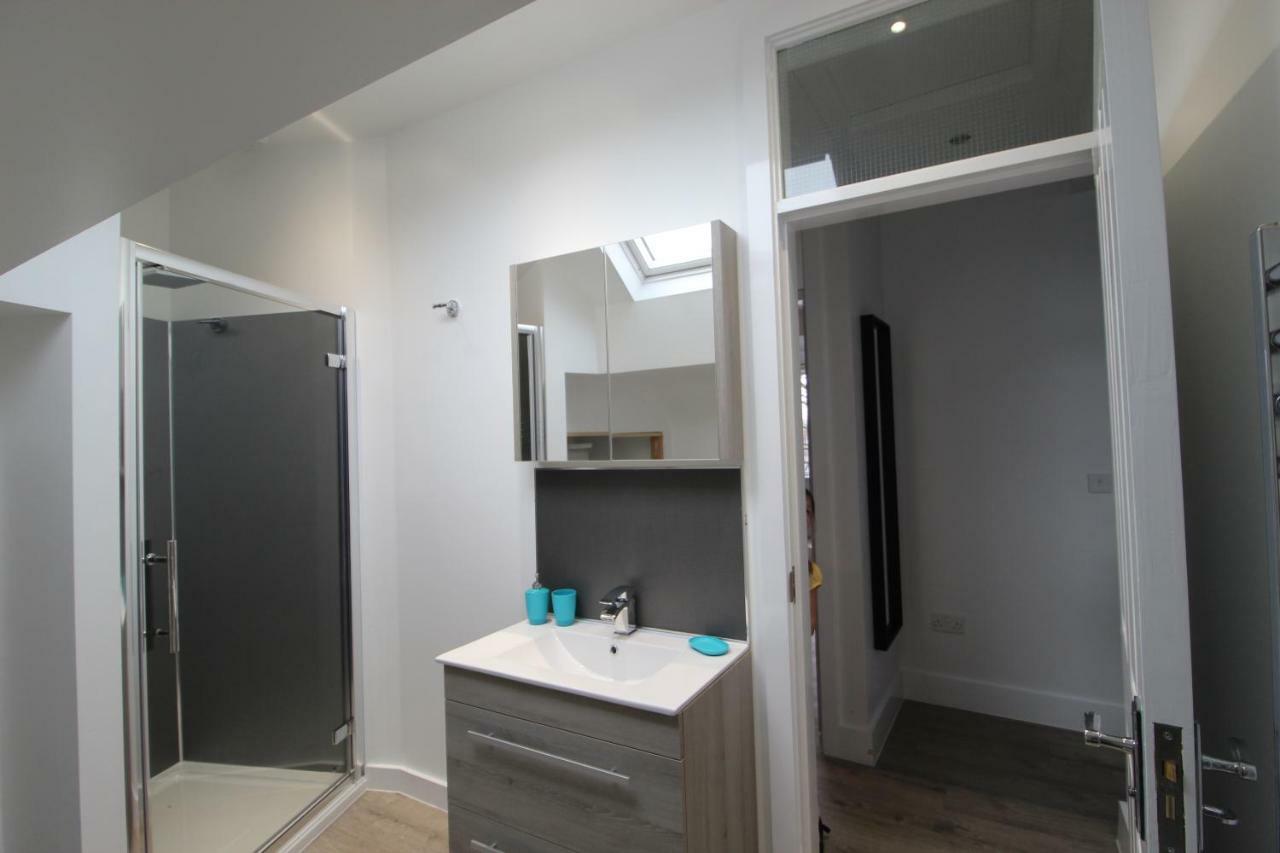 2 Serviced Apartments In Childwall-South Liverpool - Each Apartment Sleeps 6 ภายนอก รูปภาพ