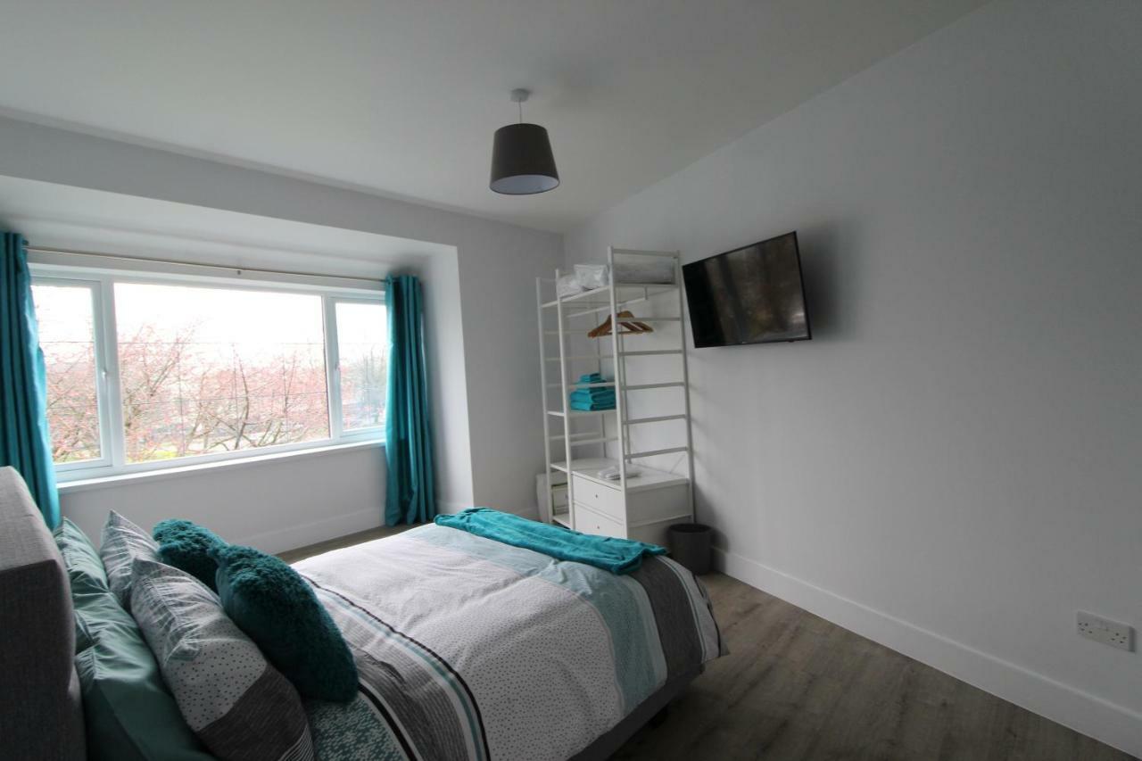 2 Serviced Apartments In Childwall-South Liverpool - Each Apartment Sleeps 6 ภายนอก รูปภาพ