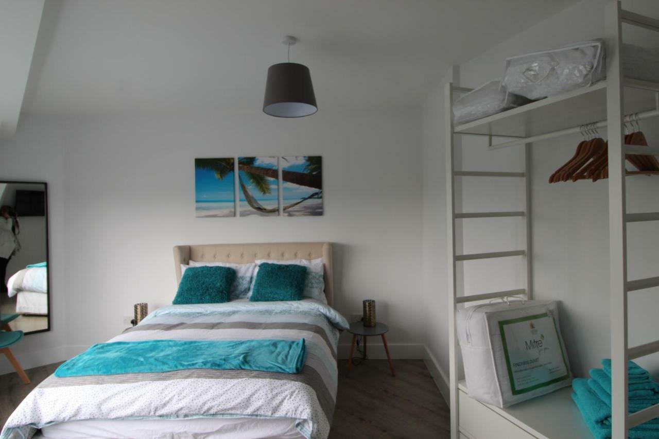 2 Serviced Apartments In Childwall-South Liverpool - Each Apartment Sleeps 6 ภายนอก รูปภาพ