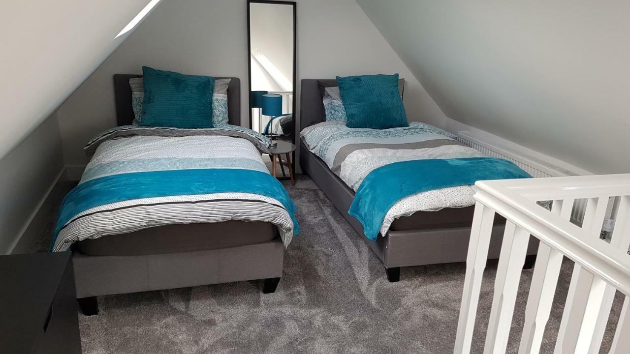 2 Serviced Apartments In Childwall-South Liverpool - Each Apartment Sleeps 6 ภายนอก รูปภาพ