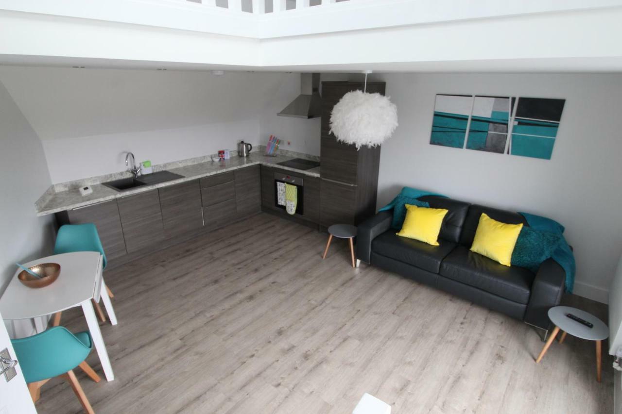 2 Serviced Apartments In Childwall-South Liverpool - Each Apartment Sleeps 6 ภายนอก รูปภาพ