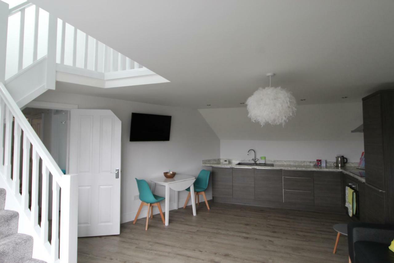 2 Serviced Apartments In Childwall-South Liverpool - Each Apartment Sleeps 6 ภายนอก รูปภาพ